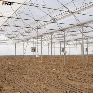 تجهیز گلخانه آقای حسینی در خرامه به سیستمهای گرمایش و تهویه